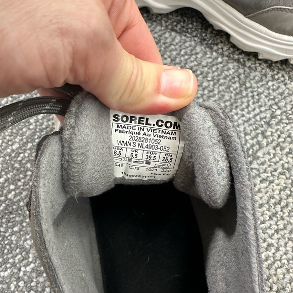 Sorel WOMEN'S KINETIC BREAKTHRU CARIBOU SNEAKER BOOT Size-8 1/2 
Style-NL4903052 - Picture 5 of 10